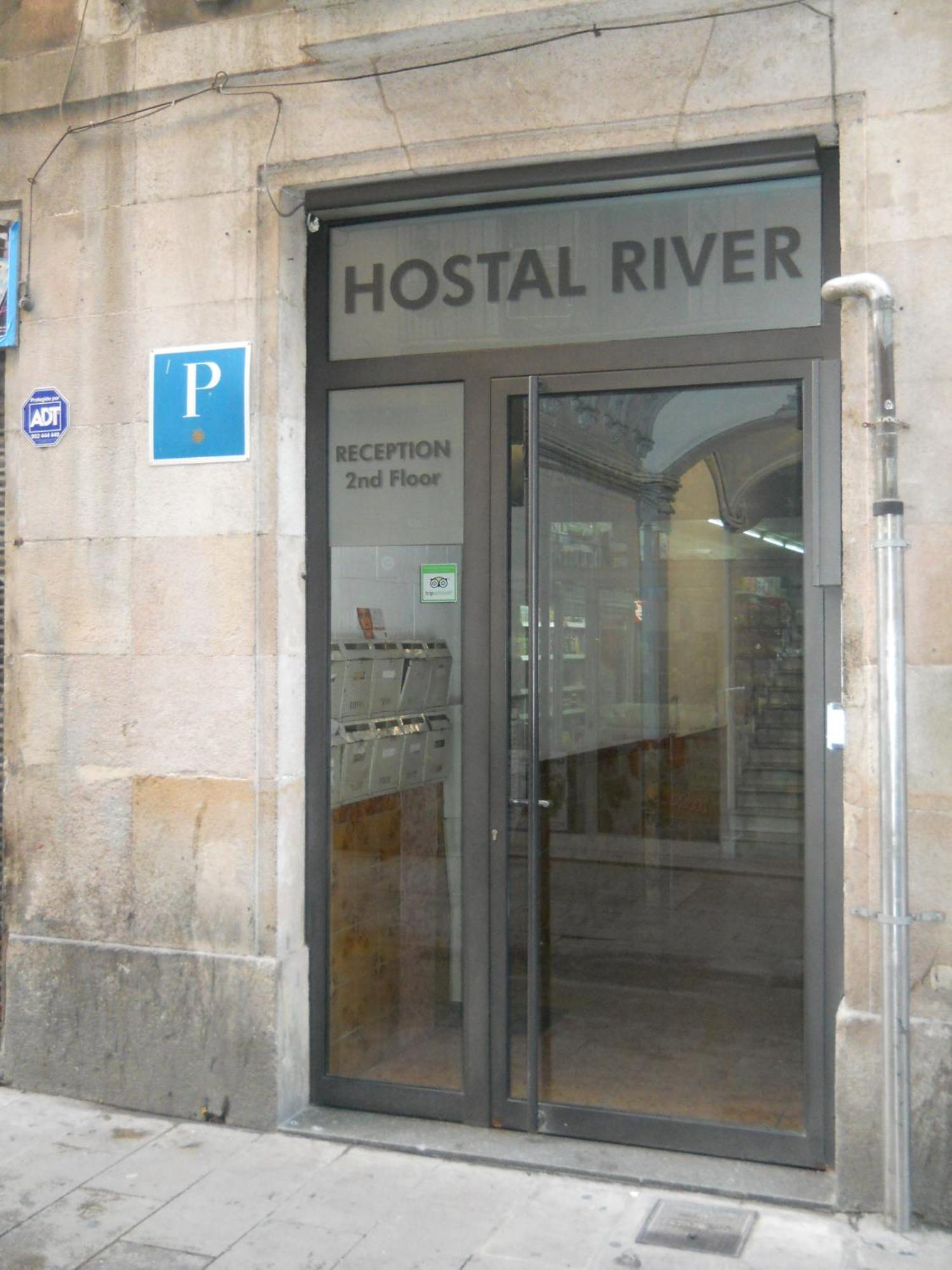 Hostal River Барселона Экстерьер фото